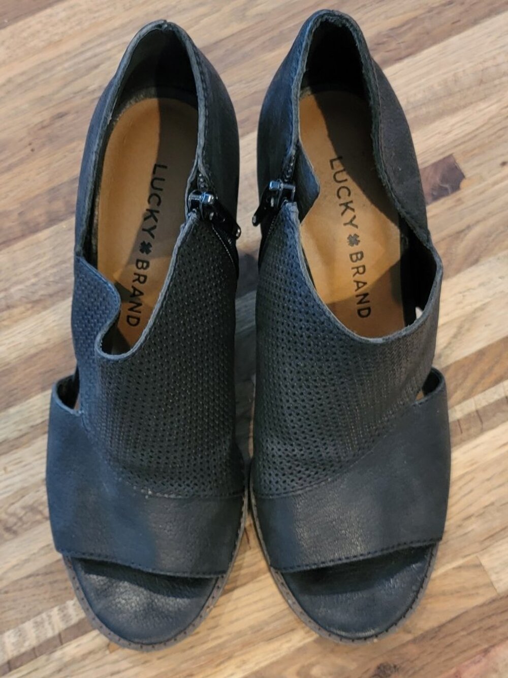 Lucky Brand Black Leather Jedrek Peep Toe Wedge Heel Shoes - Picture 3 of 11
